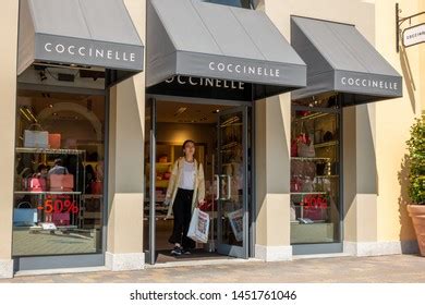 coccinelle outlet serravalle